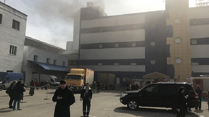 При пожаре в детском ТЦ «Персей» в Москве погиб человек