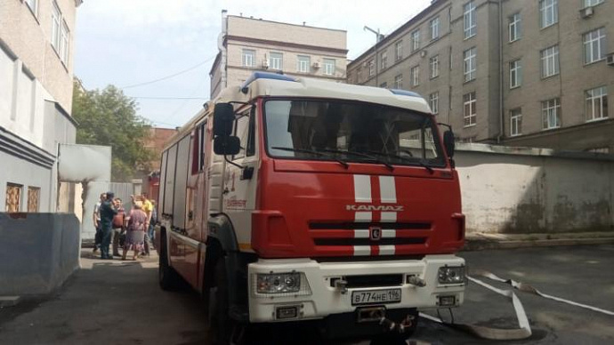 В Екатеринбурге 59 человек эвакуировали из-за пожара в здании УрО РАН