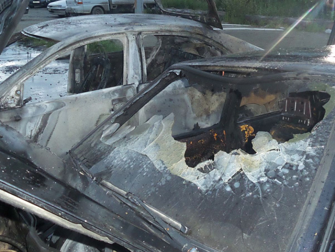 В Екатеринбурге за одну ночь сгорели пять автомобилей