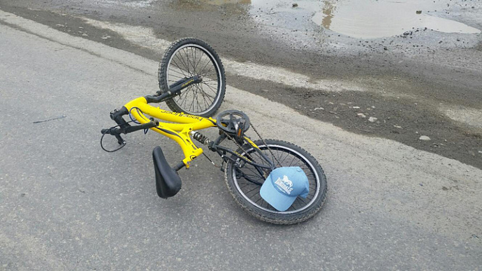 В Берёзовском 12-летний велосипедист попал под колёса автомобиля