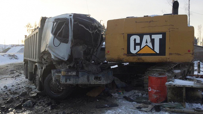 На карьере под Екатеринбургом водитель грузовика погиб в ДТП с экскаватором