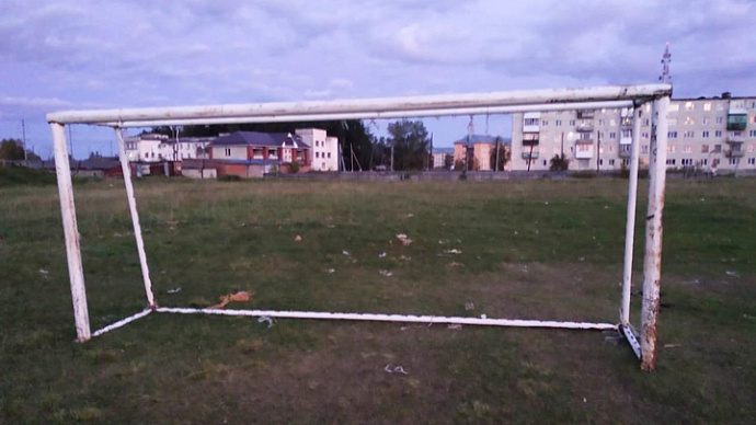 В Ивделе подросток погиб из-за падения футбольных ворот