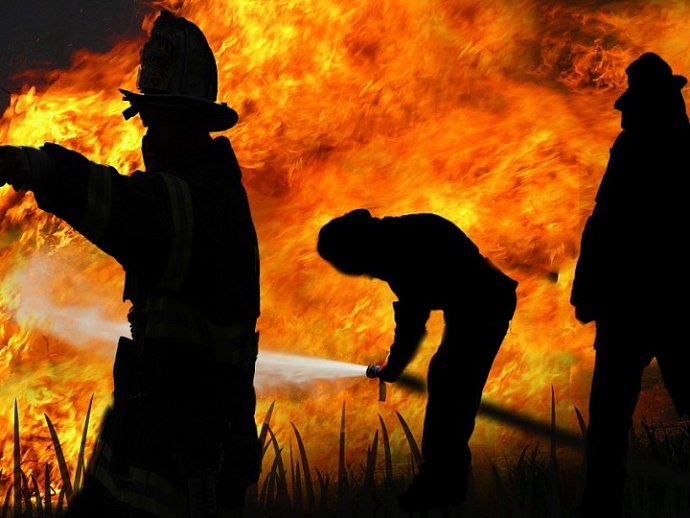 Успели за 10 минут: спасатели оперативно потушили пожар на ЖБИ