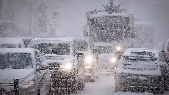Снежная угроза: коммунальные службы Екатеринбурга приведены в боевую готовность