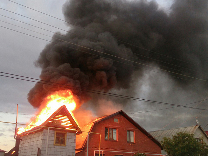 Крупный пожар в Верхней Пышме: сгорел частный дом