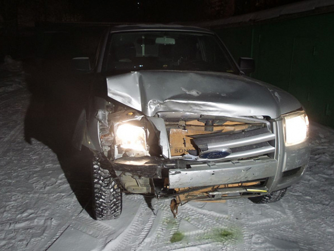 В Екатеринбурге неуправляемый «Форд» протаранил пять машин