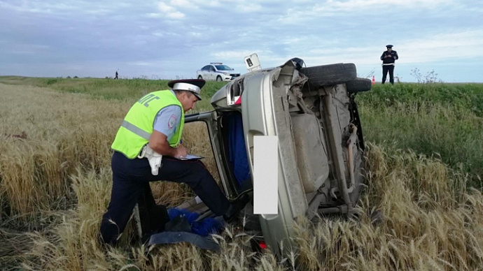 В Белоярском районе водитель ВАЗ-2112 погиб, вылетев с дороги