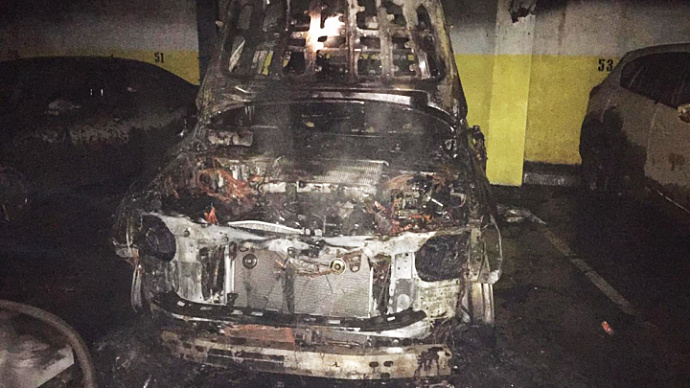 В трёх районах Екатеринбурга ночью горели восемь автомобилей