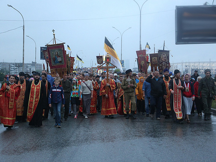 В Екатеринбурге стартовал царский крестный ход от Храма-на-Крови