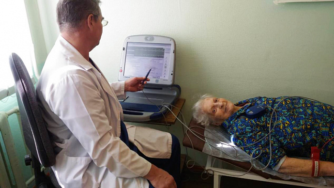 Свердловские хирурги провели сложнейшую операцию 91-летней пациентке