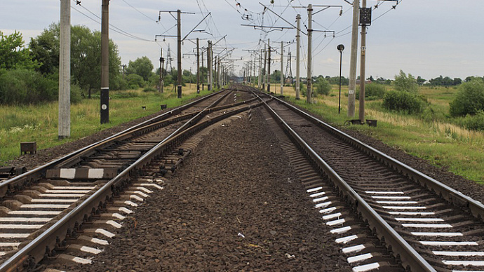 В Свердловской области поезд сбил насмерть 18-летнюю девушку