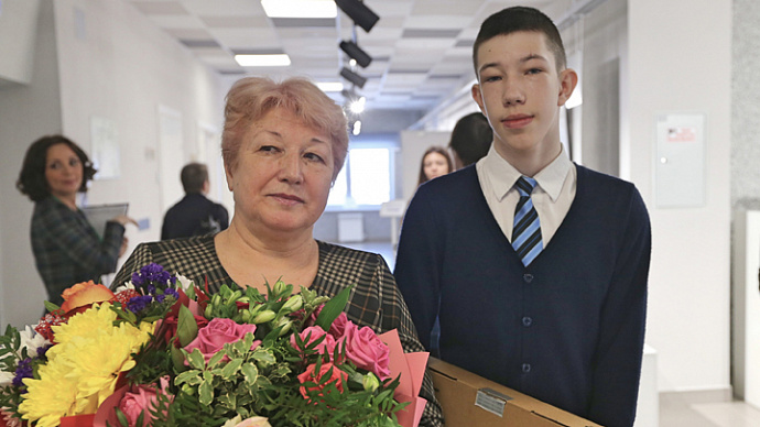 Школьник из Первоуральска получил компьютер по поручению президента