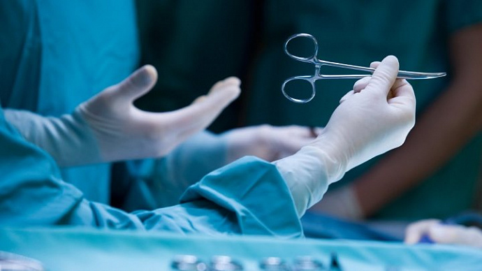 В России впервые провели протезирование голеностопного сустава отечественным эндопротезом