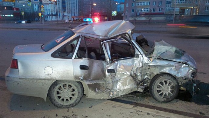 Водитель «Нексии» погиб в серьёзной аварии на ВИЗе в Екатеринбурге