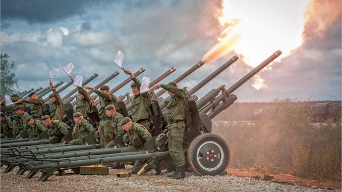 Евгений Куйвашев поздравил военнослужащих и ветеранов ракетных войск и артиллерии с профессиональным праздником