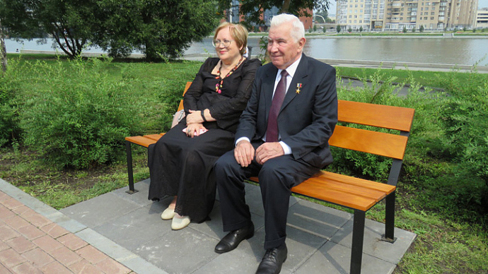 В центре Екатеринбурга откроется именная скамейка Николая Карполя