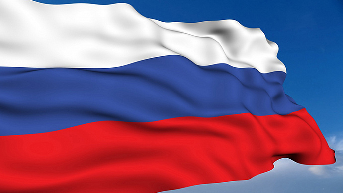 Законы мая в России: бесплатные переводы, «наливайки» вне закона
