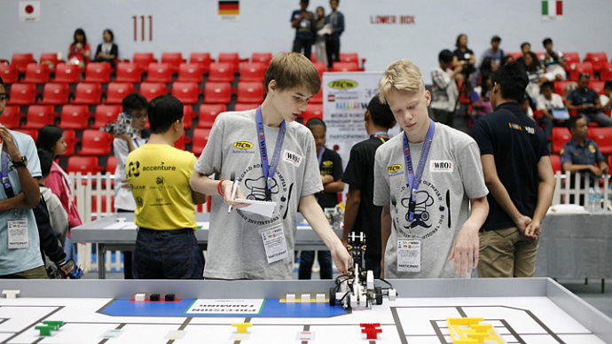 Школьник из Екатеринбурга выиграл олимпиаду роботов на Филиппинах