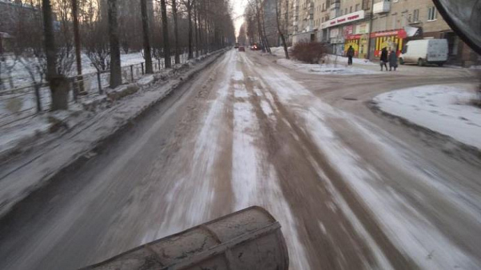 Коммунальщики Асбеста устраняют крупную аварию на улице Ладыженского