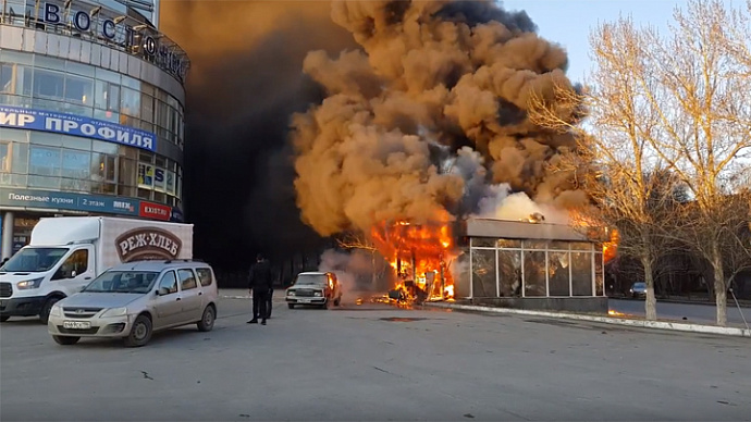 В Екатеринбурге снова сгорел павильон сербской кухни: теперь на Восточной