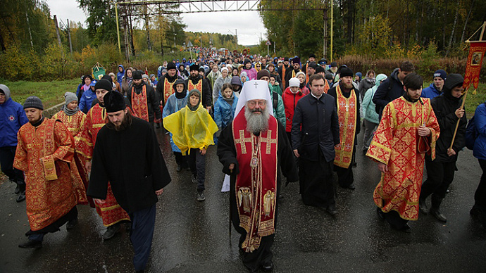 1500 школьников прошли крестных ходом от Екатеринбурга до Ганиной Ямы