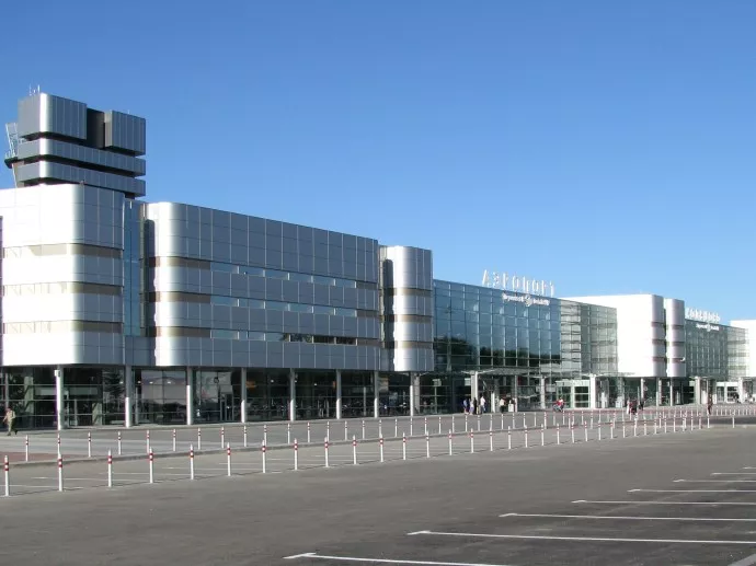 Аэропорт Кольцово с 1 августа вводит новые правила парковки