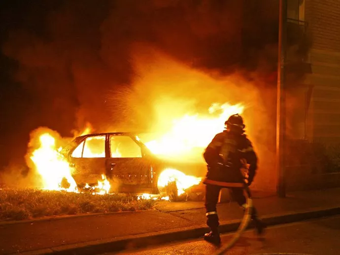 В Екатеринбурге ночью горела вазовская «семёрка»