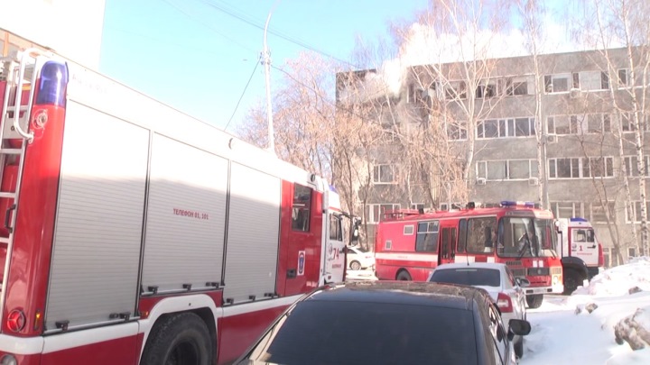 Мужчина погиб, спасаясь от пожара во Втузгородке Екатеринбурга