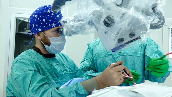 Свердловские хирурги заменили позвонки имплантом, напечатанным на 3D-принтере