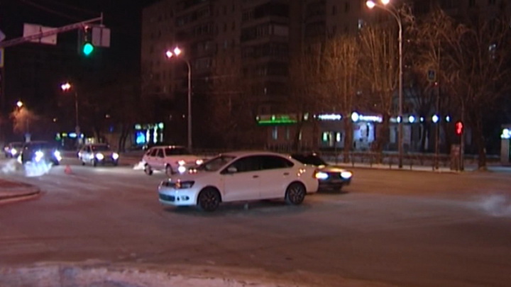 В Екатеринбурге автомобиль из-за ДТП влетел в толпу пешеходов