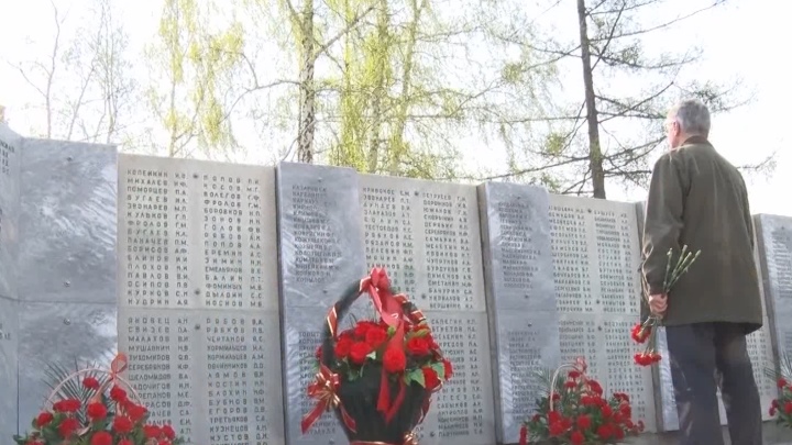 День Победы – 2021: первоуральцы возложили цветы к мемориалу Славы