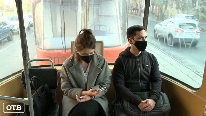 В метро Екатеринбурга прошли проверки масочного режима