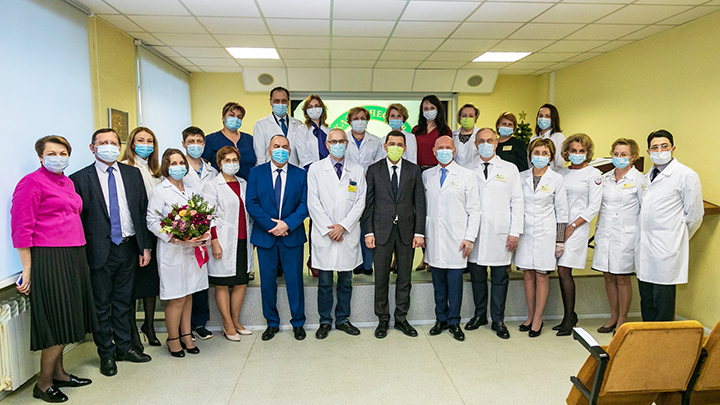 Евгений Куйвашев наградил врачей екатеринбургской больницы № 40