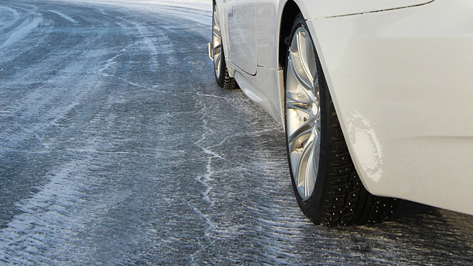 Будьте внимательны: свердловских водителей предупредили об апрельских снегопадах