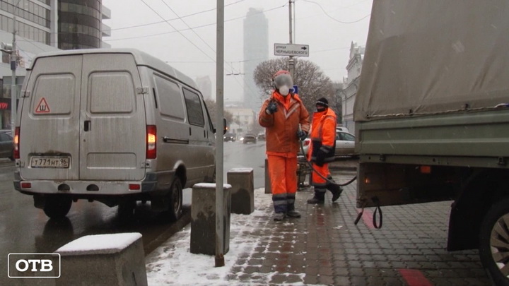 Коммунальщики Екатеринбурга будут круглый год бороться с вандалами