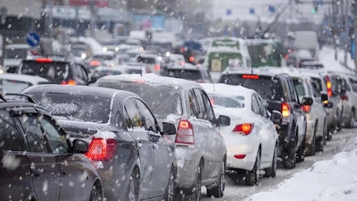 ГИБДД: на уральских дорогах будет опасно из-за перепада температур