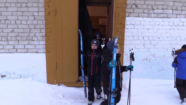 Детям Туринска купили хоккейную форму благодаря инициативному бюджетированию