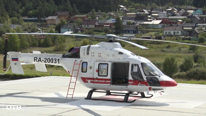 Евгений Куйвашев открыл вертолетную площадку Центра медицины катастроф на севере области