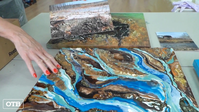 Екатеринбурженка создает картины из материалов с мест экологических катастроф