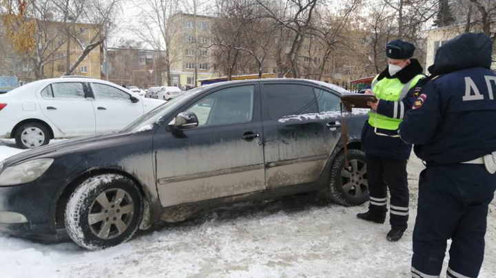 В Екатеринбурге 9-летняя девочка попала в ДТП возле школы