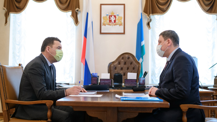 Евгений Куйвашев обсудил развитие Артёмовского с главой города