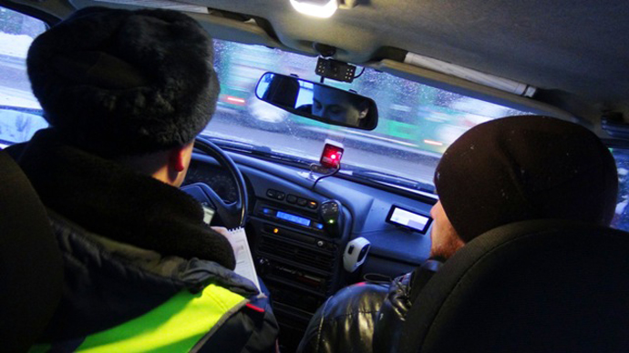В Екатеринбурге за два дня поймали 300 водителей, проехавших на красный
