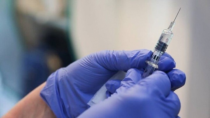 Ковид не пройдёт: на Среднем Урале за сутки вакцинировалось рекордное число граждан
