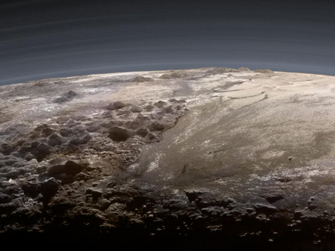 НАСА опубликовало фотографии Плутона с расстояния 18 тысяч километров