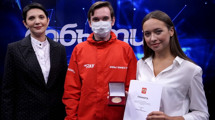 Корреспондент ОТВ Валерия Чуб получила медаль, учреждённую президентом
