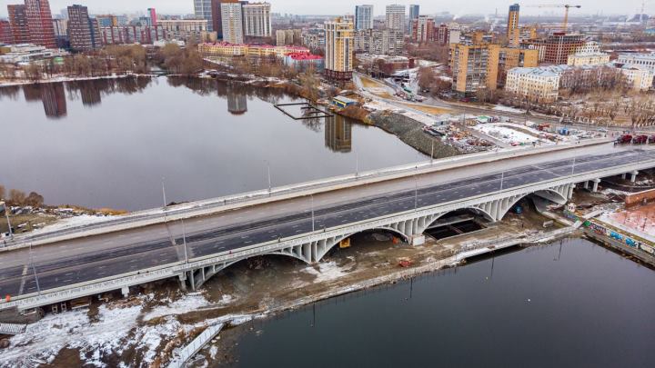 Долгожданное открытие: в Екатеринбурге запустили автомобильное движение по Макаровскому мосту
