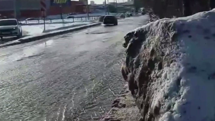 В Екатеринбурге затопило сразу несколько улиц