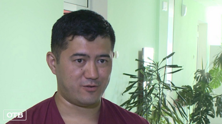 Екатеринбургский хирург стал терапевтом, чтобы работать в «красной» зоне