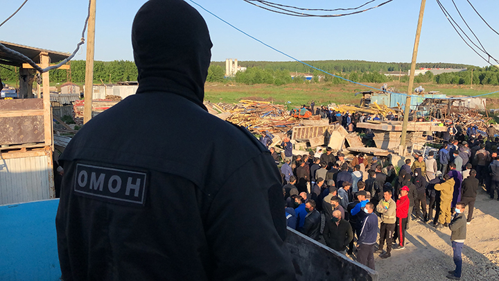 В Екатеринбурге прошёл рейд на стройплощадке с мигрантами