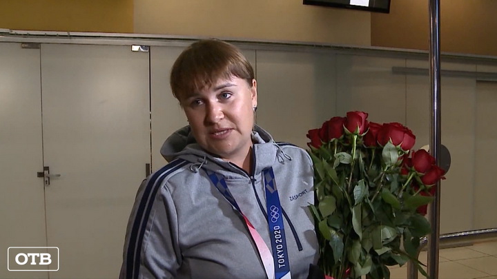 Лучница Ксения Перова вернулась в Екатеринбург с серебряной медалью Олимпийских игр в Токио